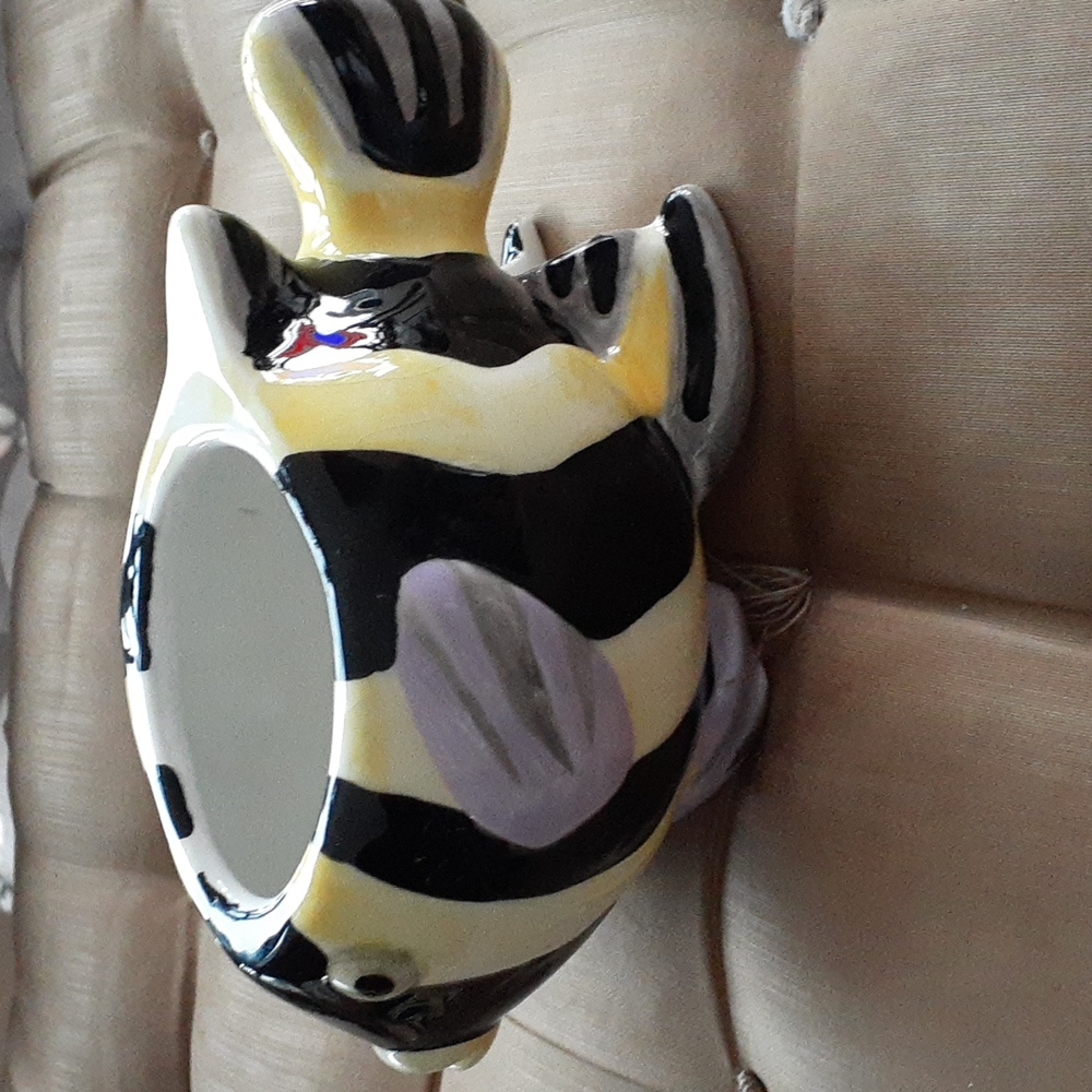 Sakura small fish planter hand painted by Claire Murray.
